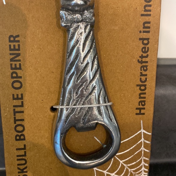 Skull Bottle Opener - Picture 3 of 6